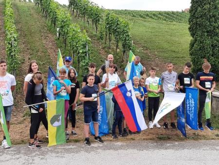 211058014_569634417378974_9209614821753383695_n